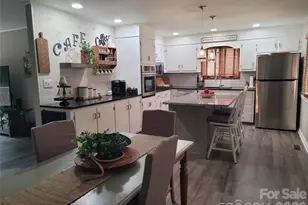 318 Rutledge Rd, Mount Holly, NC 28120 - Photo 8