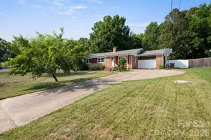 203 Kenwood Dr, Shelby, NC 28150 - Photo 2