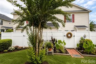2049 Flushing Ct, Charlotte, NC 28215 - Photo 10