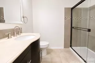 2049 Flushing Ct, Charlotte, NC 28215 - Photo 4