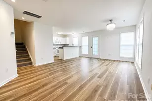 2049 Flushing Ct, Charlotte, NC 28215 - Photo 2