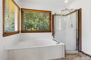 6933 Albaneen Ct, Charlotte, NC 28215 - Photo 32