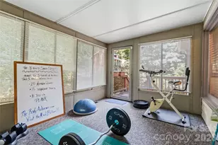 6933 Albaneen Ct, Charlotte, NC 28215 - Photo 20