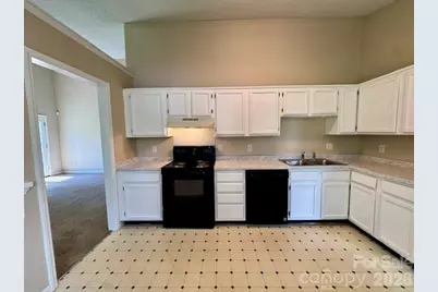 8029 Glencannon Drive, Charlotte, NC 28227 - Photo 6