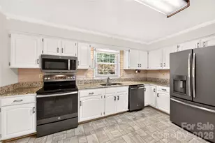 6801 Rambling Rose Dr, Charlotte, NC 28212 - Photo 10