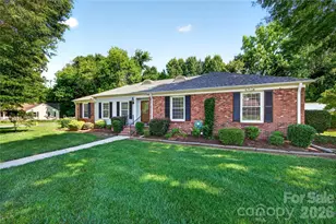 6801 Rambling Rose Dr, Charlotte, NC 28212 - Photo 2