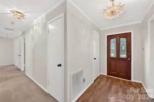 6801 Rambling Rose Dr, Charlotte, NC 28212 - Photo 4