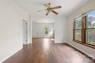 1013 7th Street NE, Hickory, NC 28601 - Photo 8