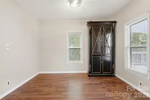 1013 7th St NE, Hickory, NC 28601 - Photo 6