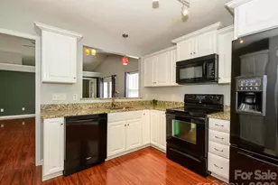 4821 Renfrew Dr, Concord, NC 28027 - Photo 10