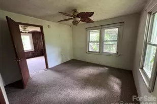 400 & 402 Sharon Rd, Fairview, NC 28730 - Photo 14