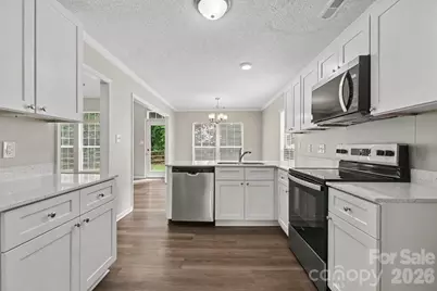 8401 Redstone View Drive, Charlotte, NC 28269 - Photo 6