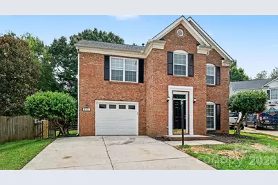 8401 Redstone View Drive, Charlotte, NC 28269 - Photo 2