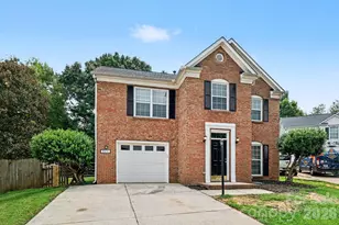 8401 Redstone View Dr, Charlotte, NC 28269 - Photo 2