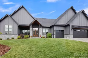 582 Daniel Cir Dr, Mills River, NC 28759 - Photo 2