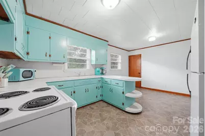 4219 Benfield Drive, Hudson, NC 28638 - Photo 14