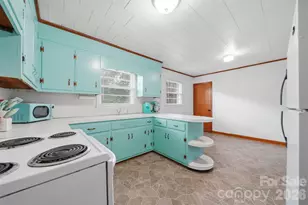 4219 Benfield Dr, Hudson, NC 28638 - Photo 14