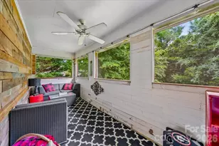 1135 Blueberry Ln, Charlotte, NC 28226 - Photo 16