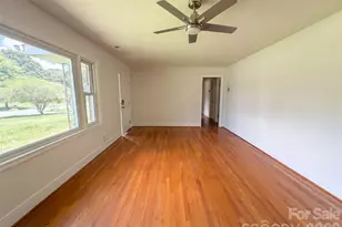 1911 Amberhill Ln, Charlotte, NC 28216 - Photo 10