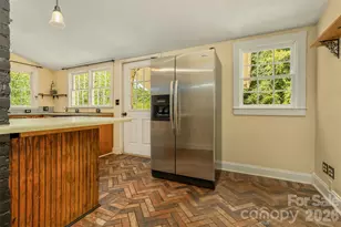 100 Cannon Dr, Hendersonville, NC 28792 - Photo 8