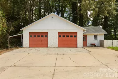 100 Cannon Drive, Hendersonville, NC 28792 - Photo 2
