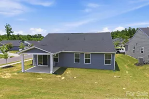 621 Grandiflora Ave, Lancaster, SC 29720 - Photo 2