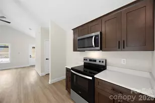 204 Knollwood Cir, Albemarle, NC 28001 - Photo 10