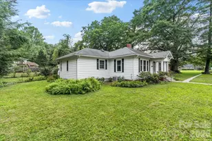 196 E French Broad St, Brevard, NC 28712 - Photo 2