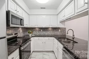 402 Sweetgum Dr, Fort Mill, SC 29715 - Photo 6