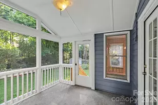 4719 Beech Crest Pl, Charlotte, NC 28269 - Photo 2