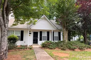 5121 Magnolia Tree Ln, Charlotte, NC 28215 - Photo 2