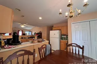 5121 Magnolia Tree Ln, Charlotte, NC 28215 - Photo 14