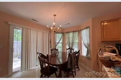 5121 Magnolia Tree Lane, Charlotte, NC 28215 - Photo 12