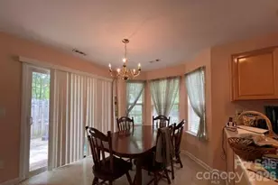 5121 Magnolia Tree Ln, Charlotte, NC 28215 - Photo 12