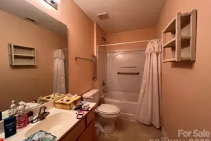 5121 Magnolia Tree Ln, Charlotte, NC 28215 - Photo 8