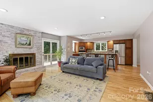 202 Riva Ridge Dr, Fairview, NC 28730 - Photo 2