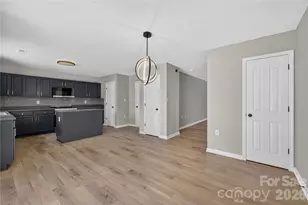 6029 Waterloo Drive, Charlotte, NC 28269 - Photo 8
