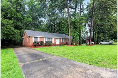 11228 Gladewater Drive, Matthews, NC 28105 - Photo 2