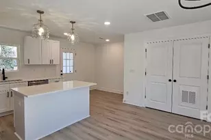 382 W Moore Ave, Mooresville, NC 28115 - Photo 4