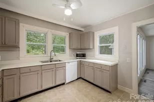 79 Edgewood Dr, Arden, NC 28704 - Photo 10
