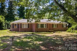 1151 Evergreen Cir, Rock Hill, SC 29732 - Photo 2