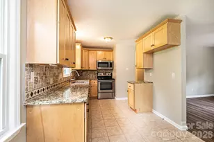 5424 Glenview Dr, Hickory, NC 28602 - Photo 14