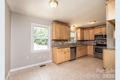 5424 Glenview Drive, Hickory, NC 28602 - Photo 12