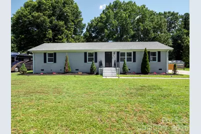 421 Catawba Circle N, Matthews, NC 28104 - Photo 1