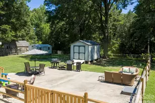 421 Catawba Cir N, Matthews, NC 28104 - Photo 6