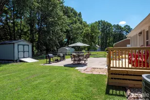 421 Catawba Cir N, Matthews, NC 28104 - Photo 16
