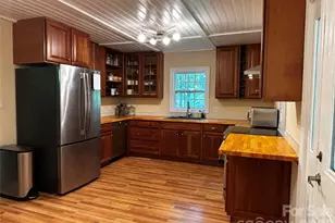 2879 Chandler Creek Rd, Mars Hill, NC 28754 - Photo 4