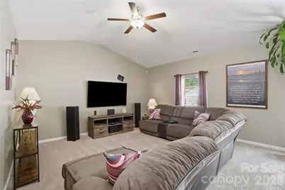5221 Upton Place, Charlotte, NC 28215 - Photo 18
