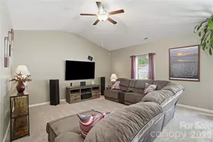 5221 Upton Pl, Charlotte, NC 28215 - Photo 18