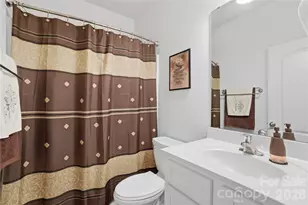 5221 Upton Pl, Charlotte, NC 28215 - Photo 12